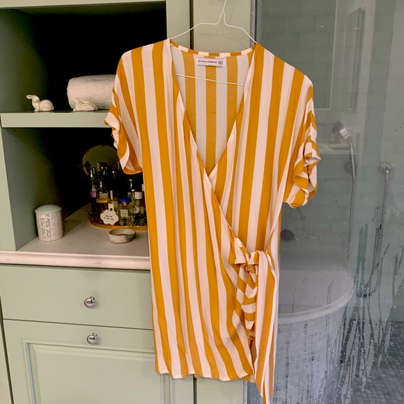 Faithful the brand wrap dress - Picture 1 of 3